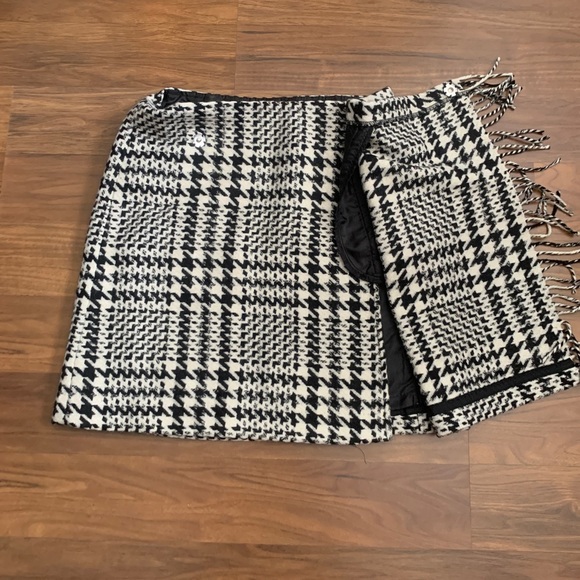 Eddie Bauer black white plaid blanket wrap skirt fringe wool Size 2 - Picture 4 of 7